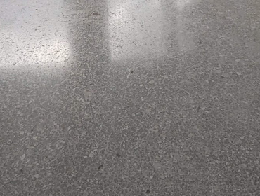 Paso 5, Limpiar bien el piso con agua